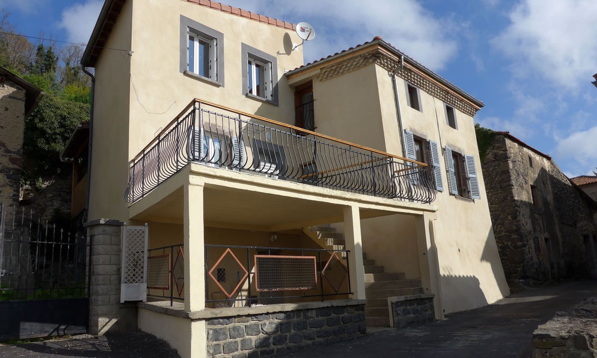 Tourzel-Ronzieres House | Rural cottage in Auvergne