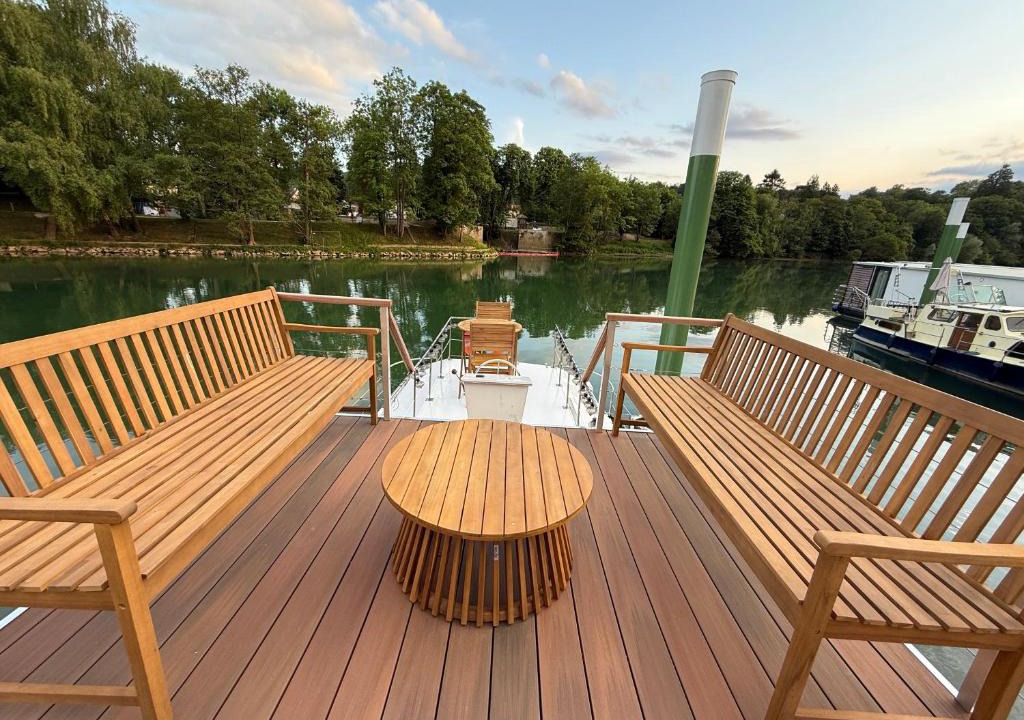 Mery-sur-Marne Boat Rental | Séjour atypique en Bateau-Bord de Marne