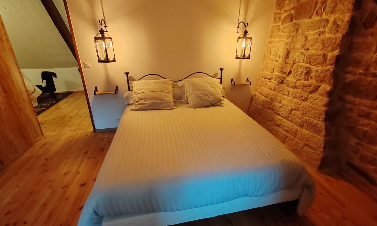 Escandolieres Bed & Breakfast | Sans Chichi Chambre Elegance