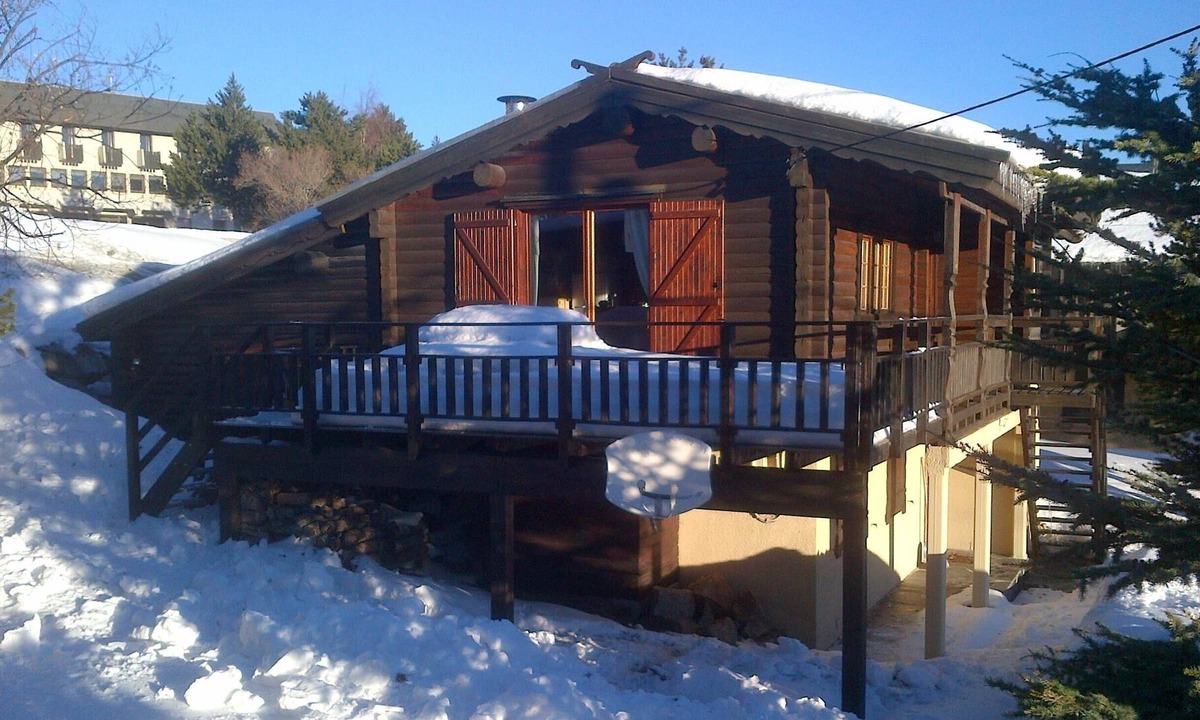 Les Angles Ski Chalet | Scandinavian chalet in wood and stone