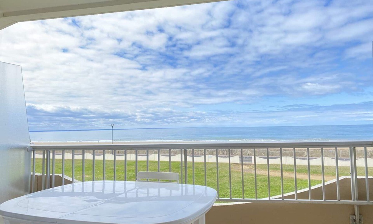 Erquy Apartment | Sea-view cabin studio in Erquy | 4 guests | Ref 410