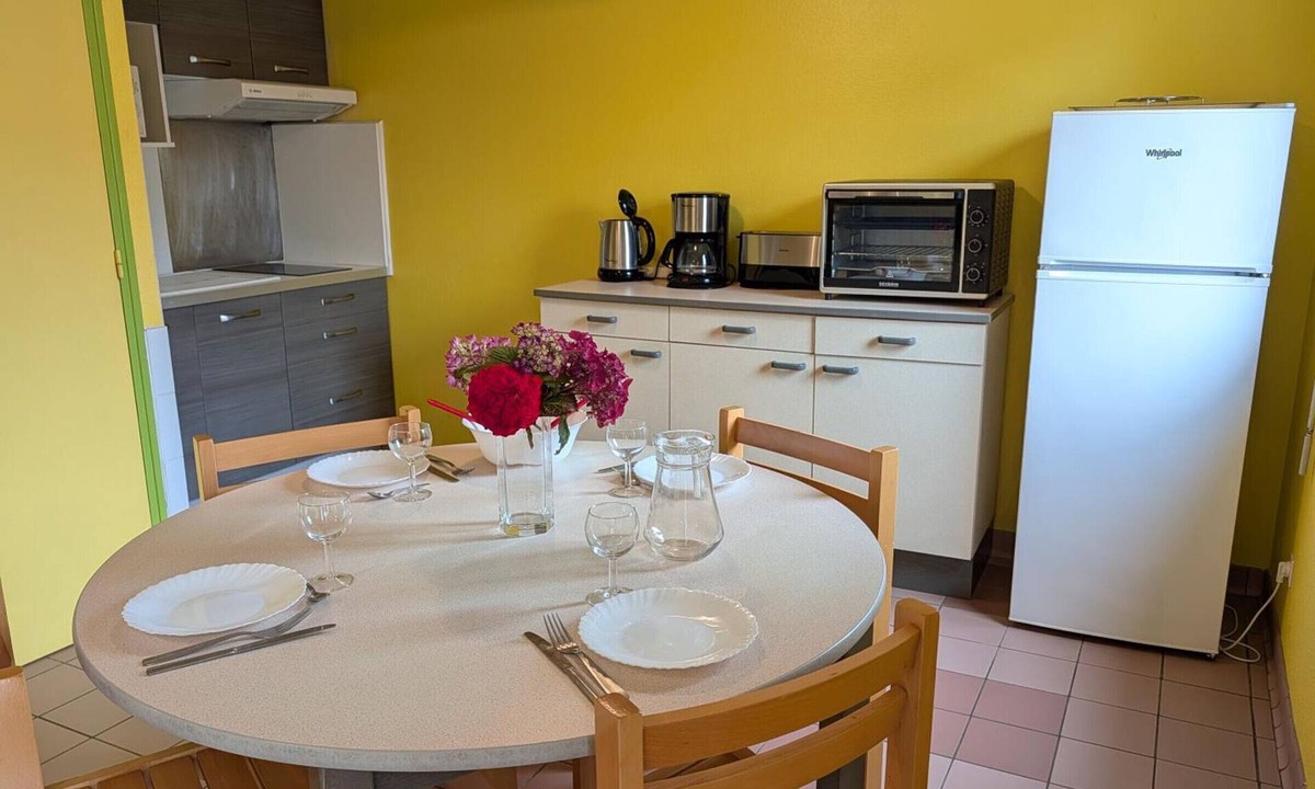 Omonville-la-Rogue Cottage | Semi-Detached Home in Omonville-la-Rogue with Parking and Pets Allowed