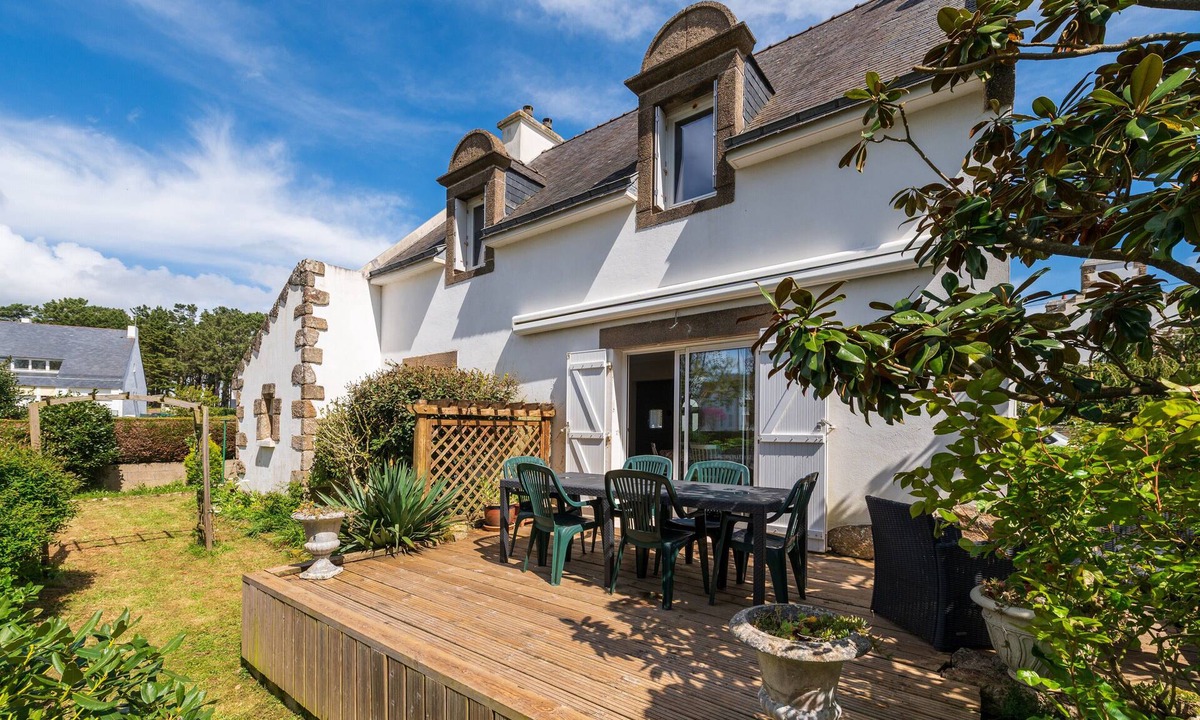 Carnac House | Serene Getaway Steps from the Carnac Alignments – Vacation Home