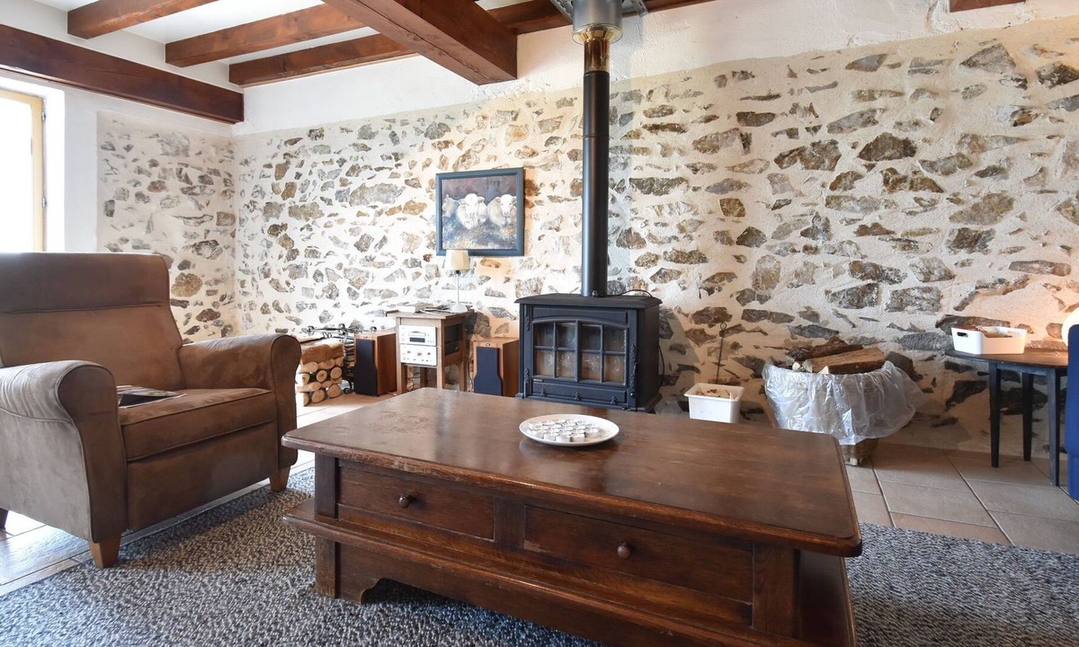 Remilly House | Serene Holiday Home in Rémilly with a Terrace