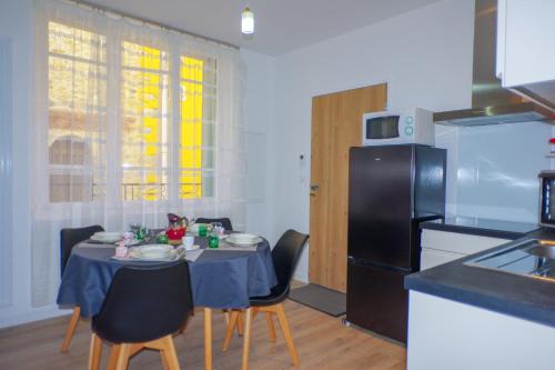 Prats-de-Mollo-la-Preste Apartment | Serra-Vernet del Roser, Plain-Pied de Charme, Village Historique