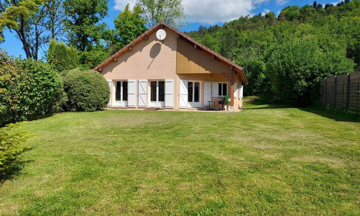 Marigny House | Single-storey gîte 80m² - N°1- Lac de Chalain