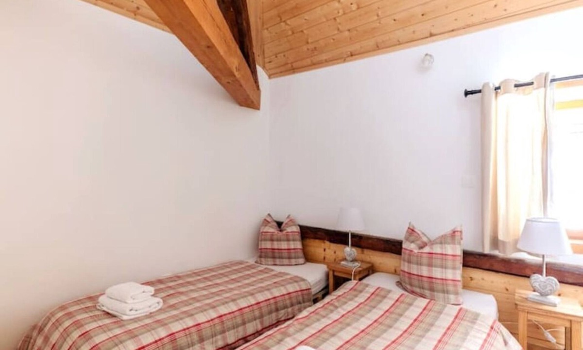 Les Sciauds House | Sleeps 35 across three gites with shared garden and pool in summer