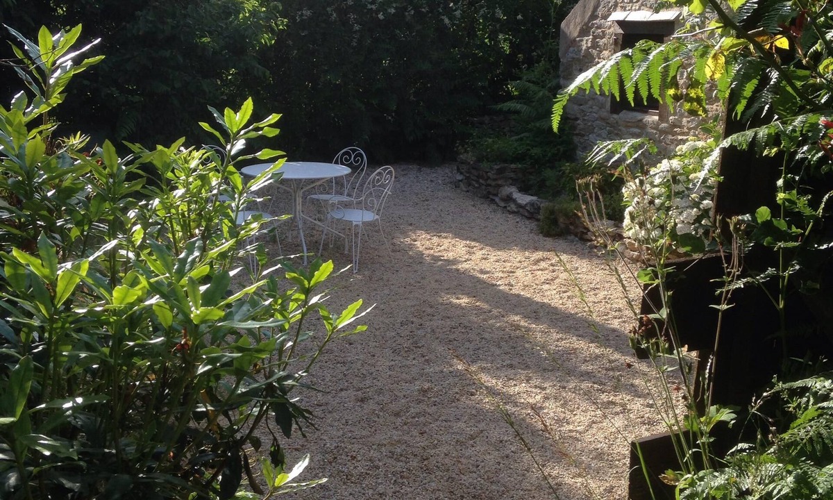 Pluvigner Cottage | Small house of character, granite, terracotta and wood, with garden