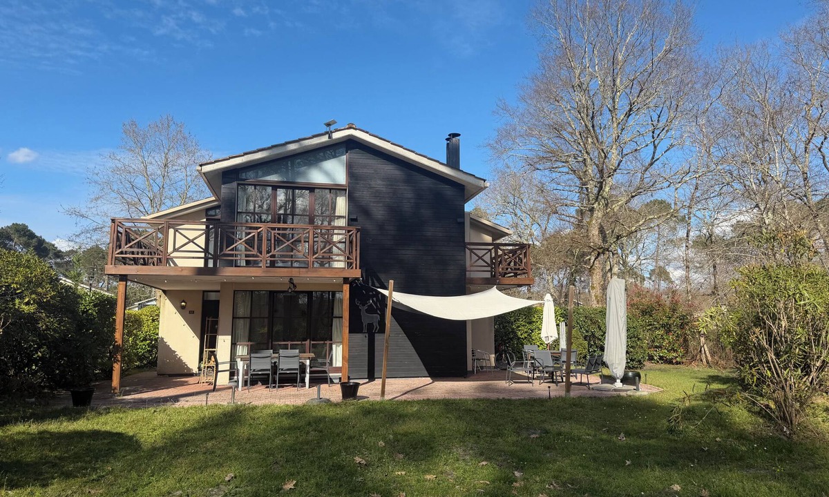 Salles House | South-facing villa - not overlooked - 3 bedrooms