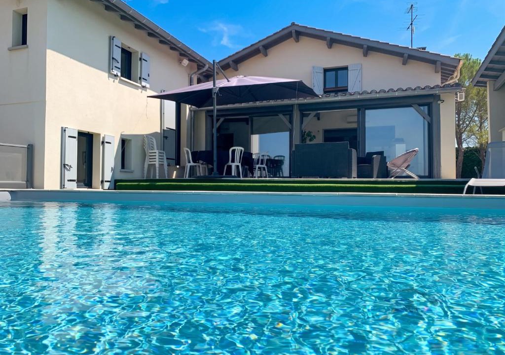 Aujols Villa | Spacieuse villa avec piscine privée à Aujols