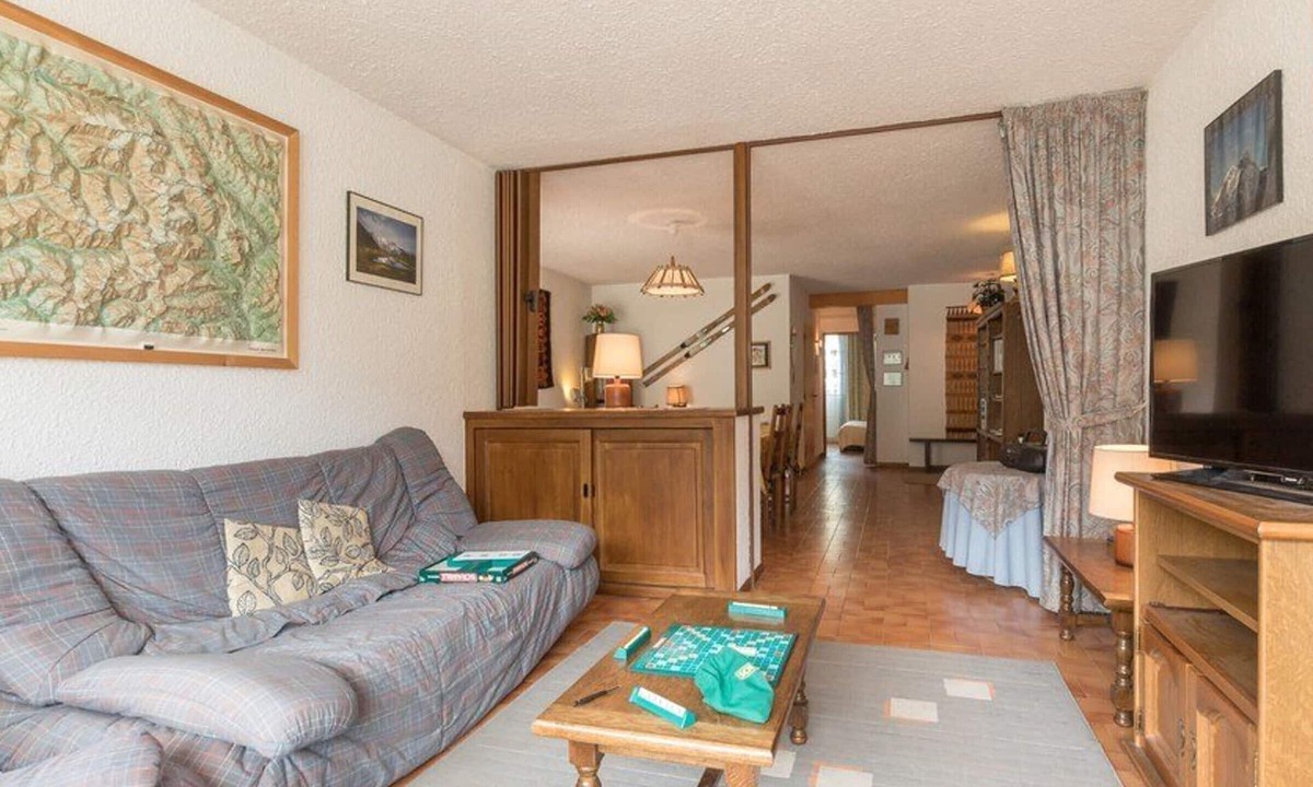 Chantemerle Apartment | Spacious 10-Person Apartment in Serre-Chevalier with Balconies, Parking, and Ski Storage