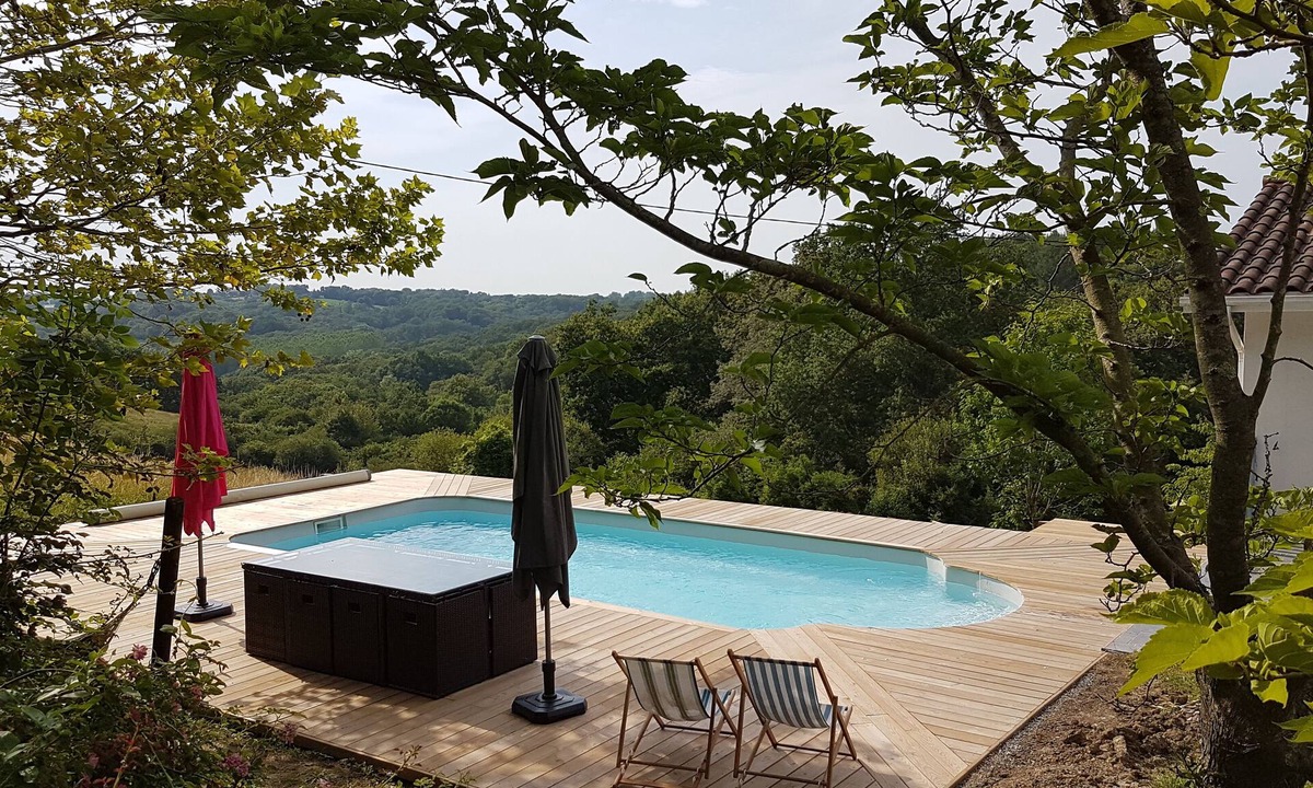 Saint-Barthelemy House | Spacious 8-person villa with pool and magnificent view near Biarritz-Hossegor