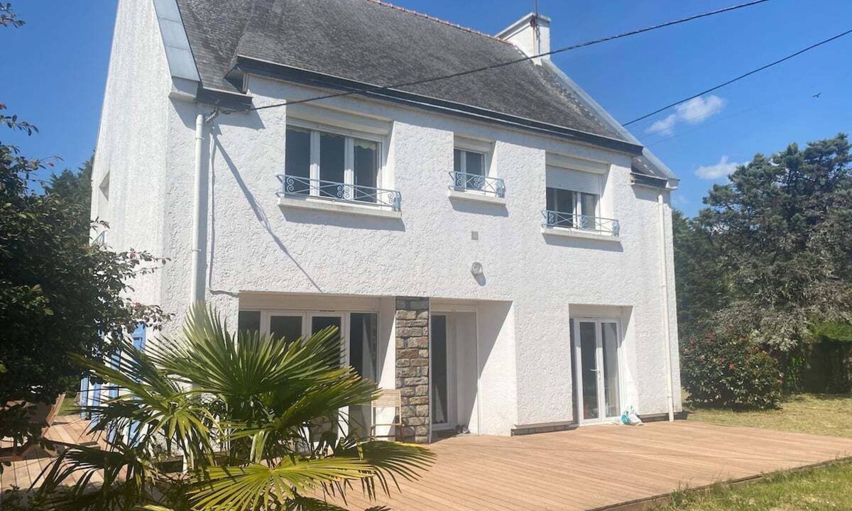 Kergouric House | Spacious and bright house with enclosed garden near the beaches