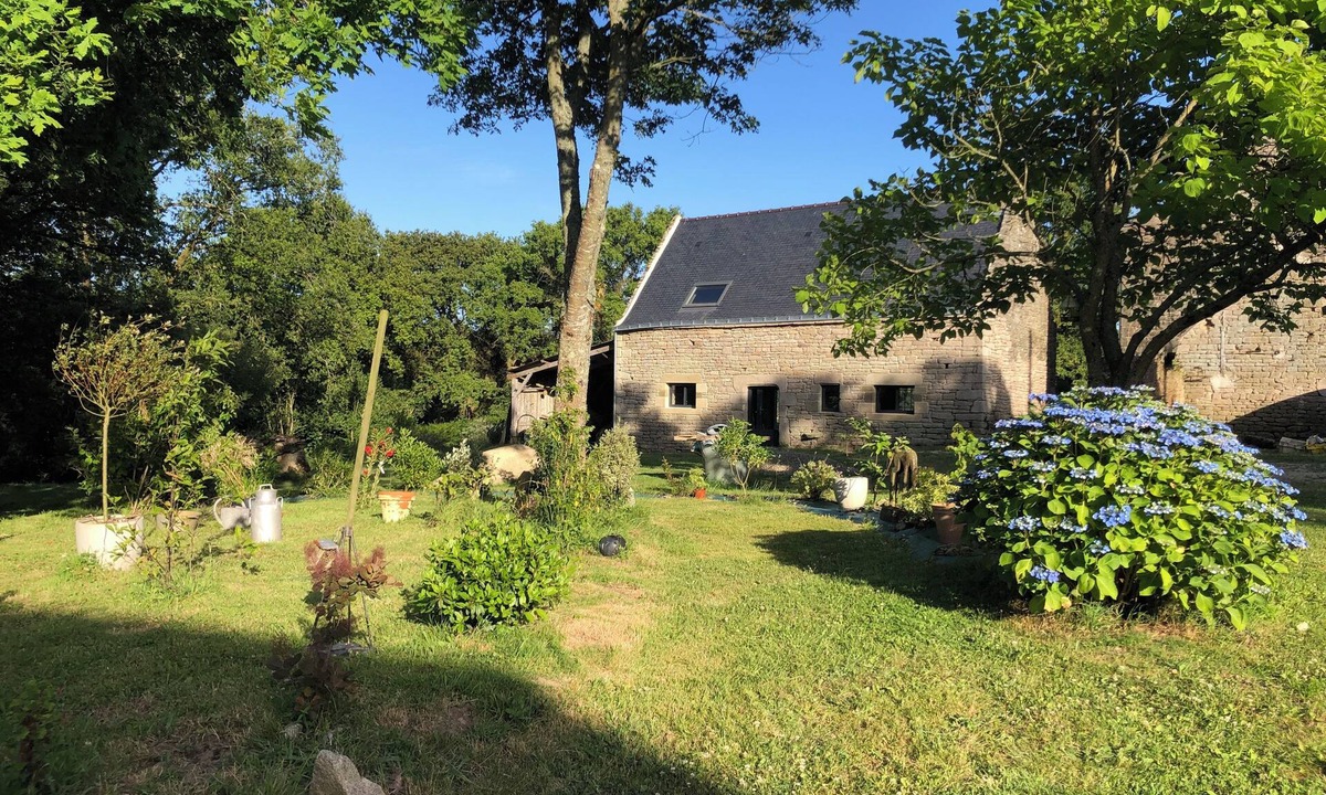 Cruguel House | Spacious and quiet Kerkaouenn house