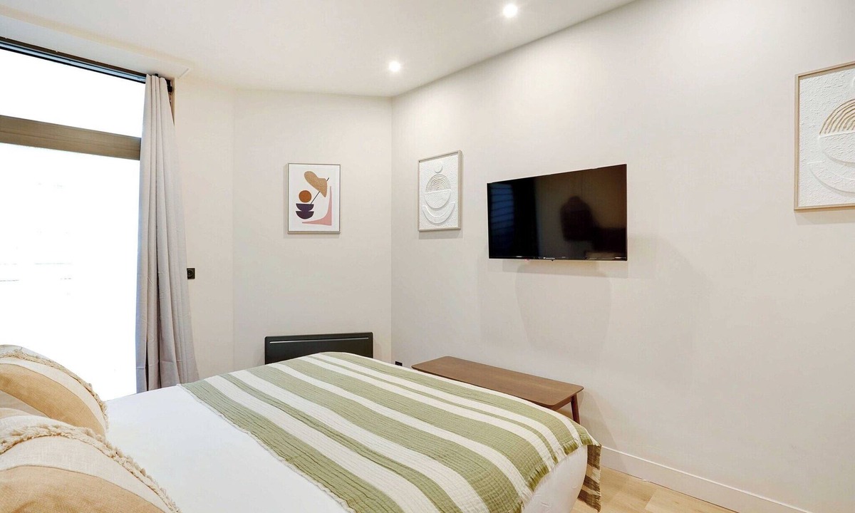 Gare Apartment | Spacious Apartment - 2BR/10P - Place d'Italie