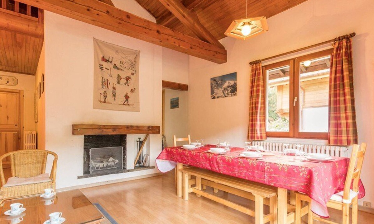 Chantemerle Apartment | Spacious Chalet for 8 with Fireplace and Mountain Views, Saint-Chaffrey, Serre-Chevalier