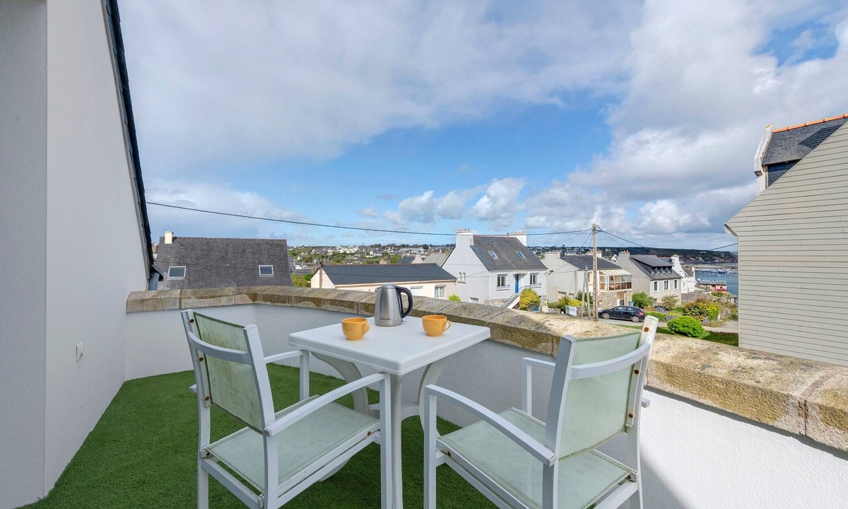 Camaret-sur-Mer Apartment | Spacious Duplex with Stunning Views of Camaret Bay