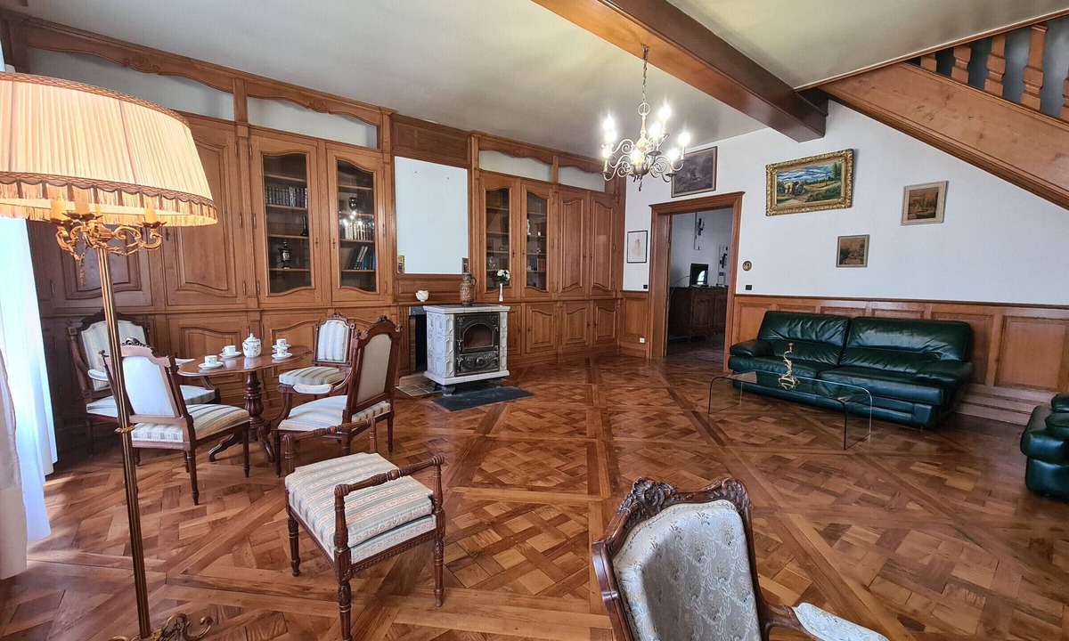 Saint-Gaultier Cottage | Spacious Family Home with Pool and Parking in Saint-Gaultier