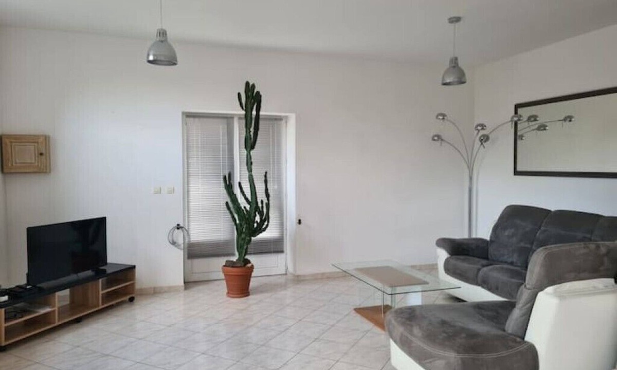 Neuvy-sur-Loire Apartment | Spacious house with all comforts.bedrooms upstairs.