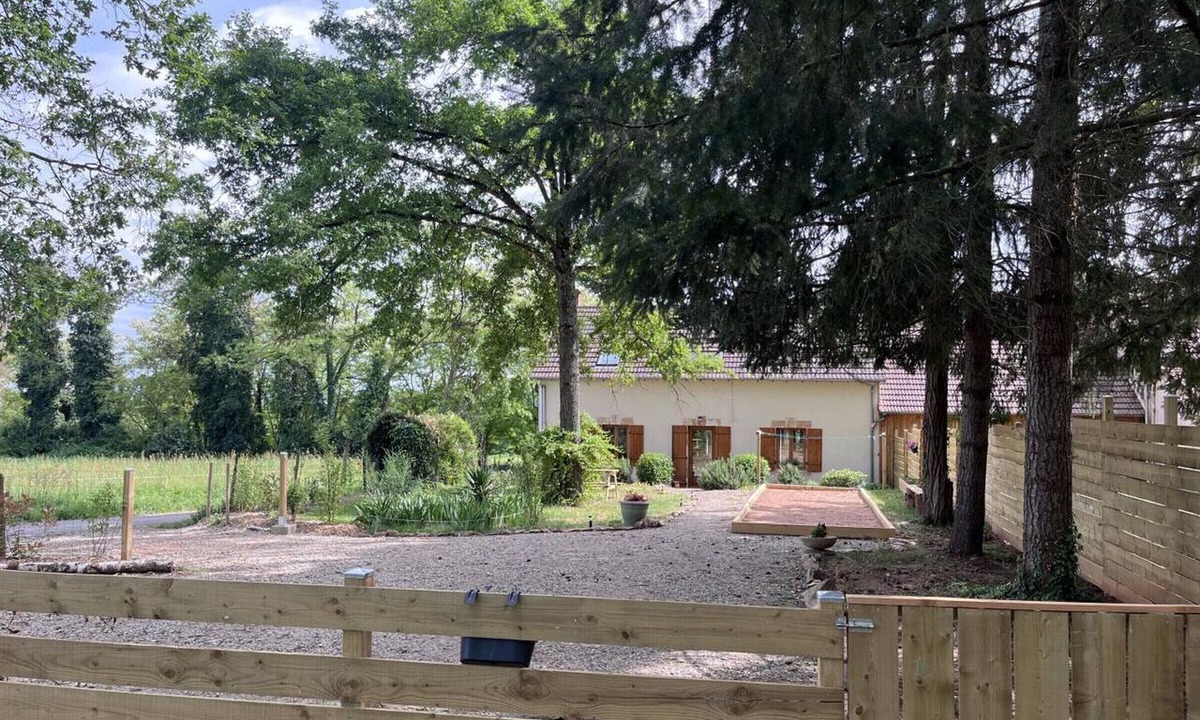 Saint-Desire Cottage | Spacious house, pets welcome - 8 guests