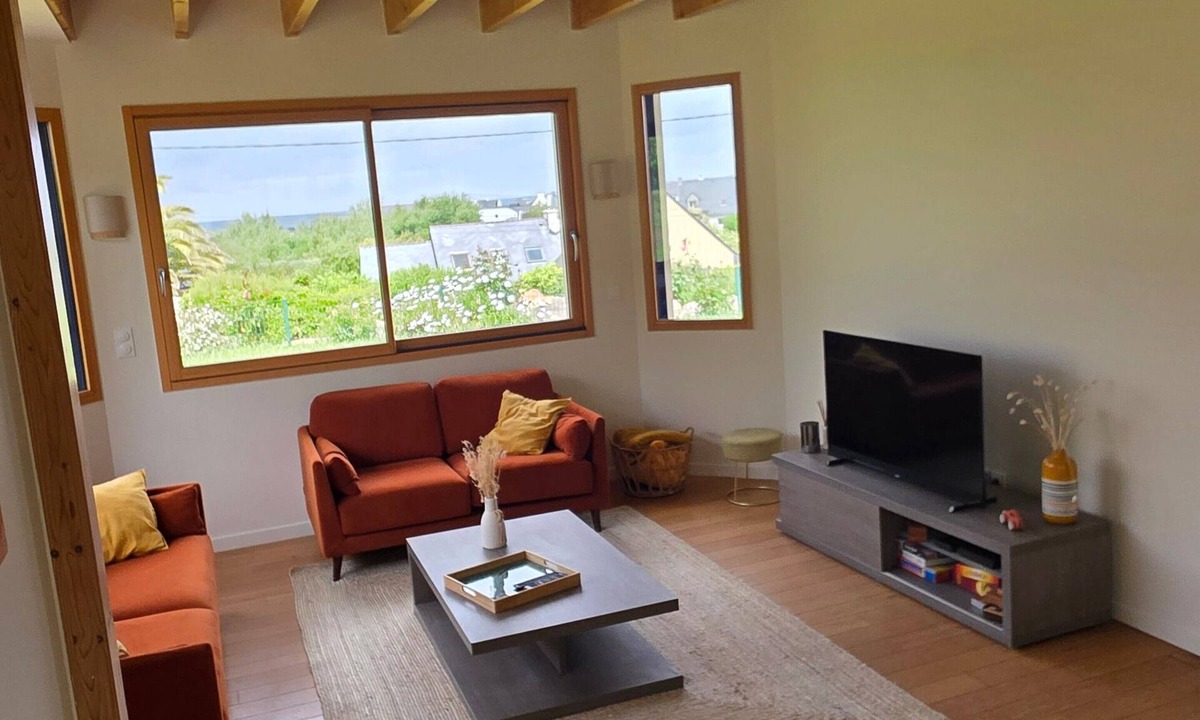 Plouarzel House | Spacious House – Sea View, 2 Minutes from GR34 and Beaches