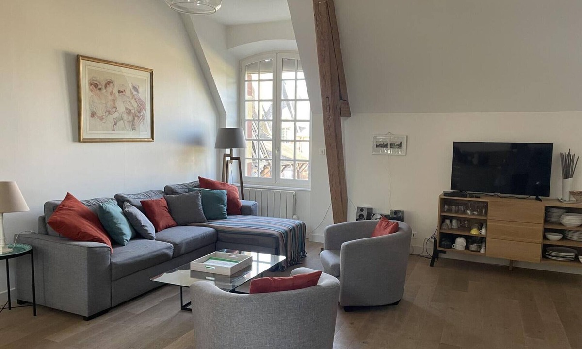 Trevol Cottage | Spacious renovated lodge near Moulins for 10 p, pets welcome, WiFi