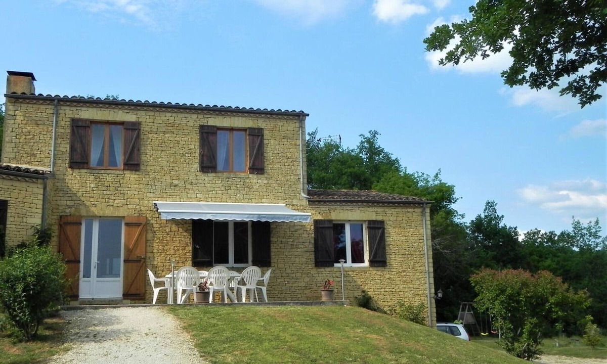 Proissans Cottage | Spacious stone house near Sarlat, ideal for families