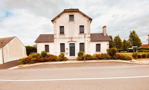 Saint-Florentin Apartment | St Flo-Le Gite du Pozon- 6 pers - 5 lits - wifi