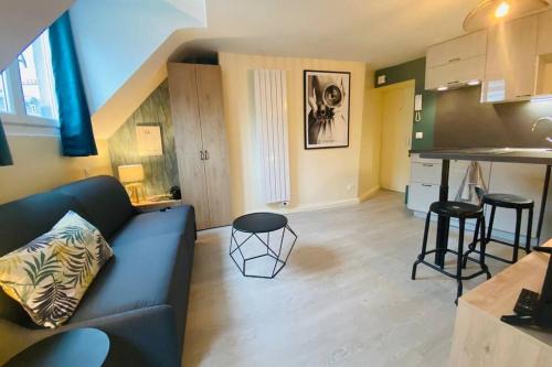 8th Arrondissement Apartment | StTUDIO Champs Elysées