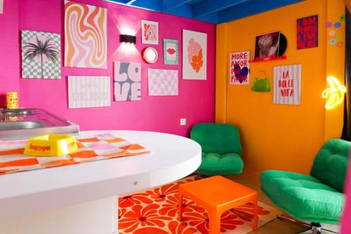 Downtown Angers Apartment | Studette pop art Angers - 2 personnes