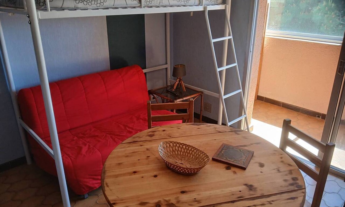 Le Port Apartment | Studio 50m from the beach, ideal for 2-3, parking in Canet-en-Roussillon