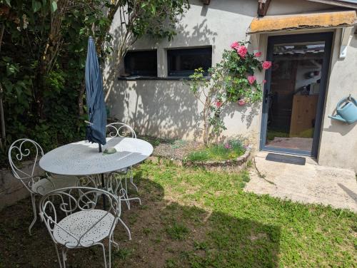 Mende Apartment | Studio avec jardin et parking proche du centre