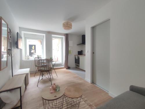 Pontivy Apartment | Studio avec patio en centre-ville