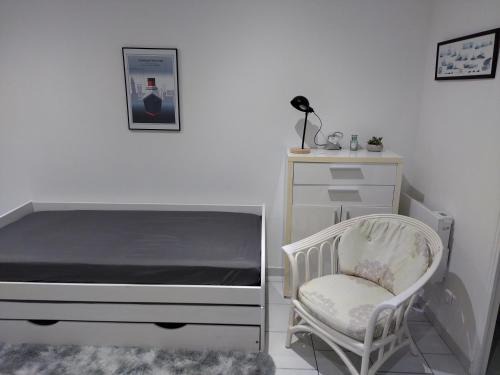 Saint-Charles du Port Apartment | studio charmant canapé lit Netflix bein sport wifi