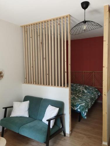 Quartier de France Apartment | Studio climatisé et spacieux situé près des Parcs