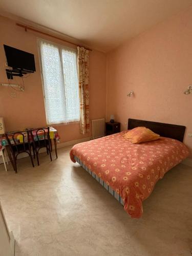 Neris-les-Bains Apartment | Studio confort à Néris-les-Bains - 18 m² avec jardin
