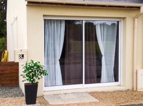 Pedernec Apartment | Studio confortable à Pédernec - 27m² - Terrasse ensoleillée