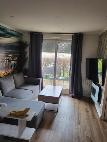 Alencon Apartment | Studio cosy au RDC parking privé, térasse, wifi