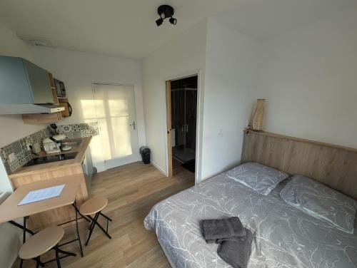Ardentes Apartment | Studio Cosy en RDC - Immeuble Privé - Parking Gratuit