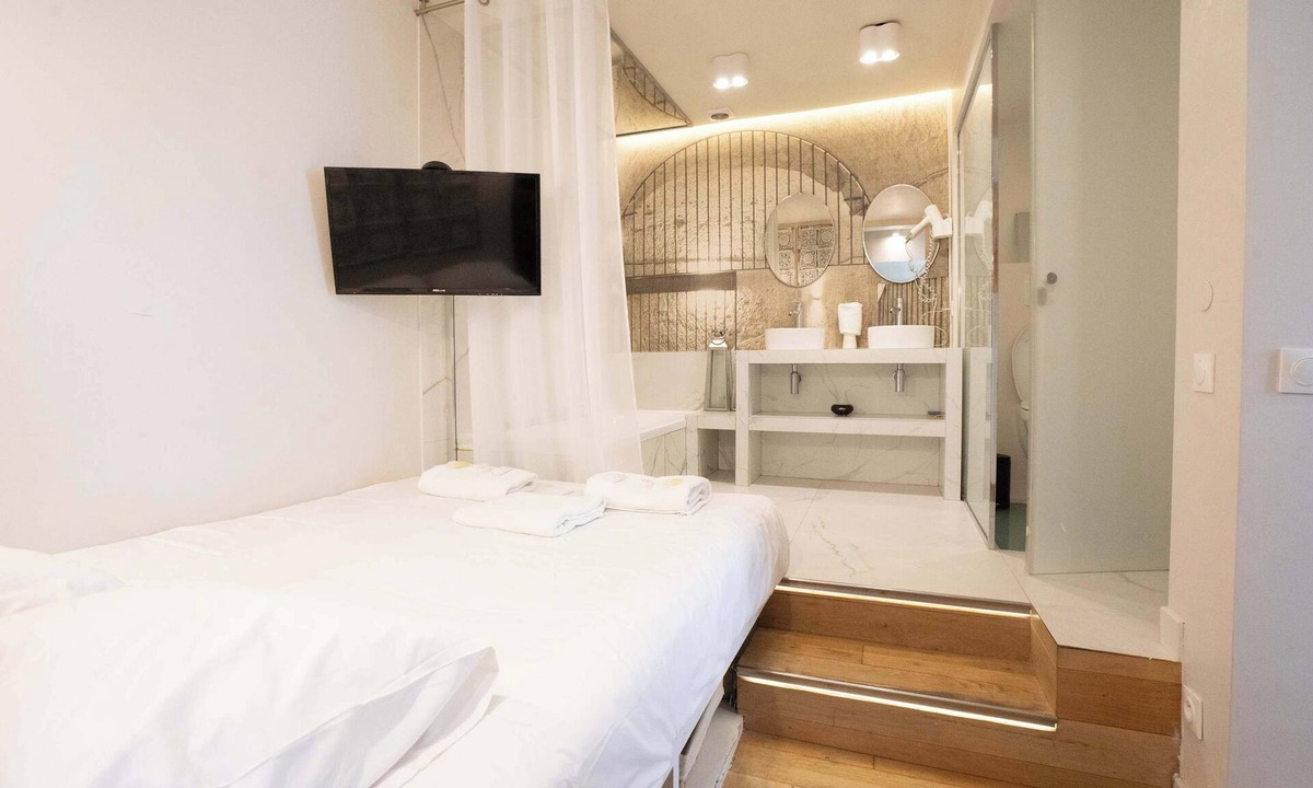 Quartier de la Chapelle Apartment | Studio cosy Love room - paris 18 -2P