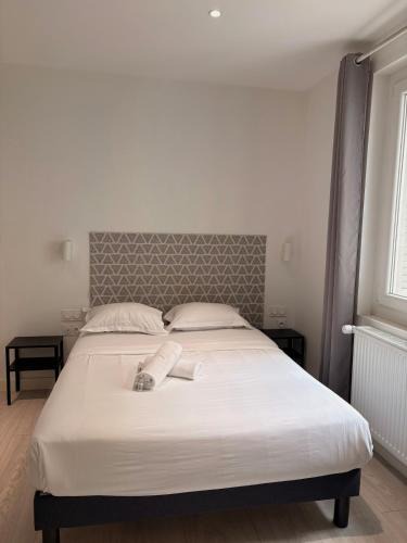 Quartier Capuche-Allies Apartment | Studio cosy - Wifi - Tram au pied