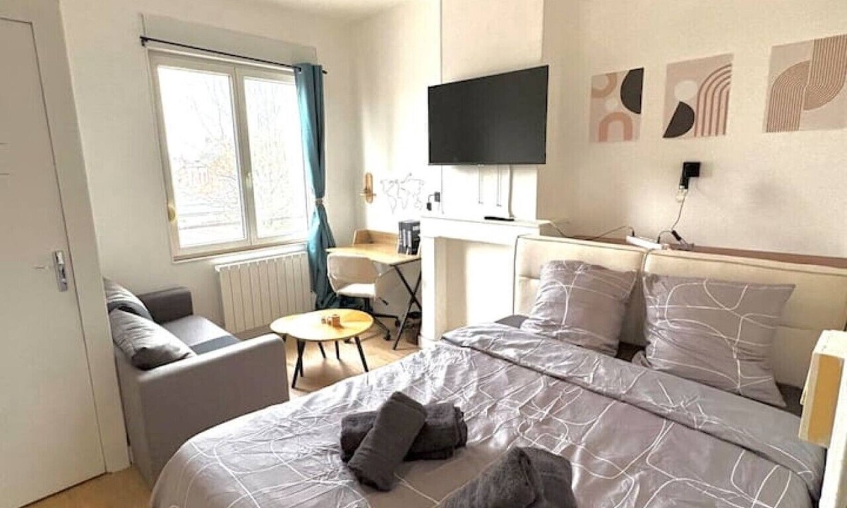 Valenciennes Apartment | Studio Dedicated office Autonomous arrival Valenciennes