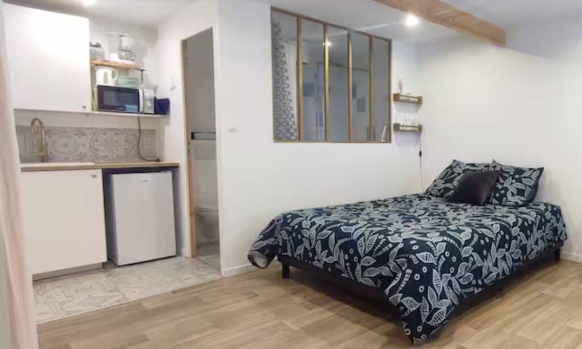 Saint-Marc Apartment | Studio du Vieux Bourg near port & beach