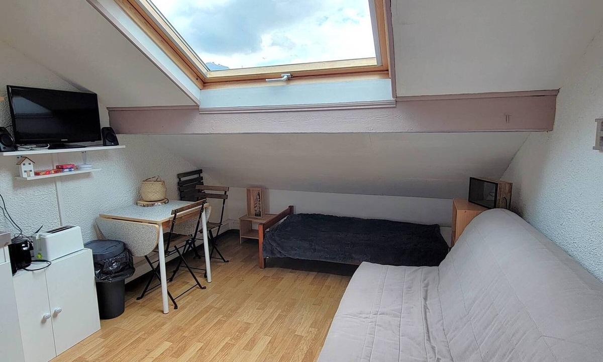 Saint-Leger-les-Melezes Apartment | Studio 3 Pers at the Foot of the Slopes in St Léger les Mélèzes with Parking