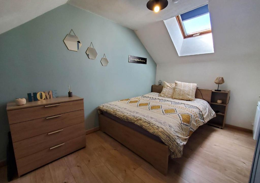 Le Creusot Apartment | Studio grand lit 160 tout équipé wifi