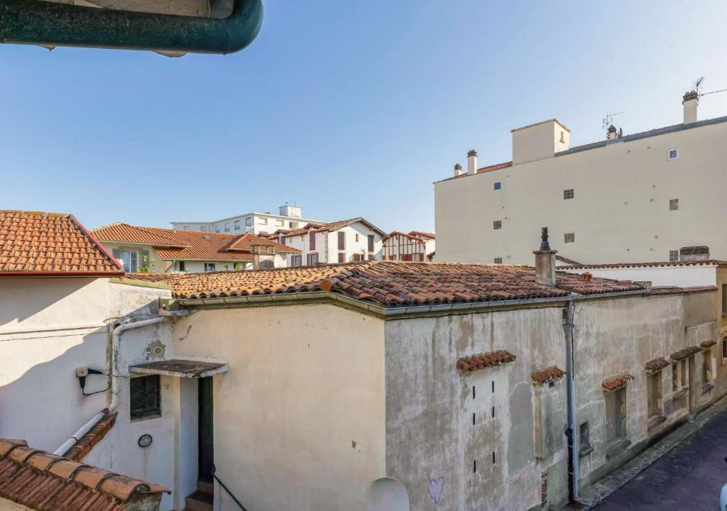Saint-Jean-de-Luz City Center Apartment | Studio Les 3 couronnes- l'Annexe by Interhome