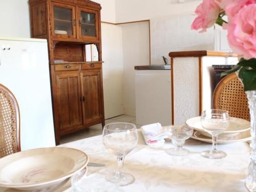 Herisson Apartment | Studio médiéval au cœur du village, proche commerces - FR-1-489-605