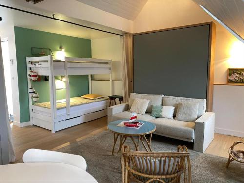 Sauzon Apartment | Studio moderne avec vue sur port à Sauzon - FR-1-418-186