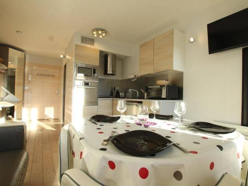 Chantemerle Apartment | Studio rénové 4 pers à Saint-Chaffrey avec balcon, classé 3 étoiles - FR-1-330E-117