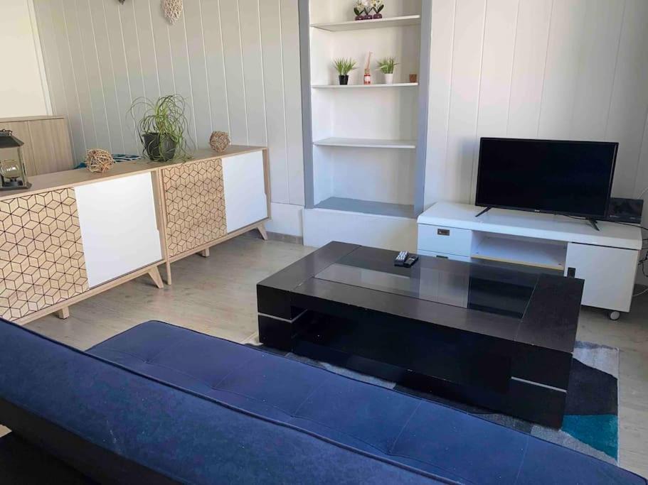 Montceau-les-Mines Apartment | Studio spacieux proche du centre ville